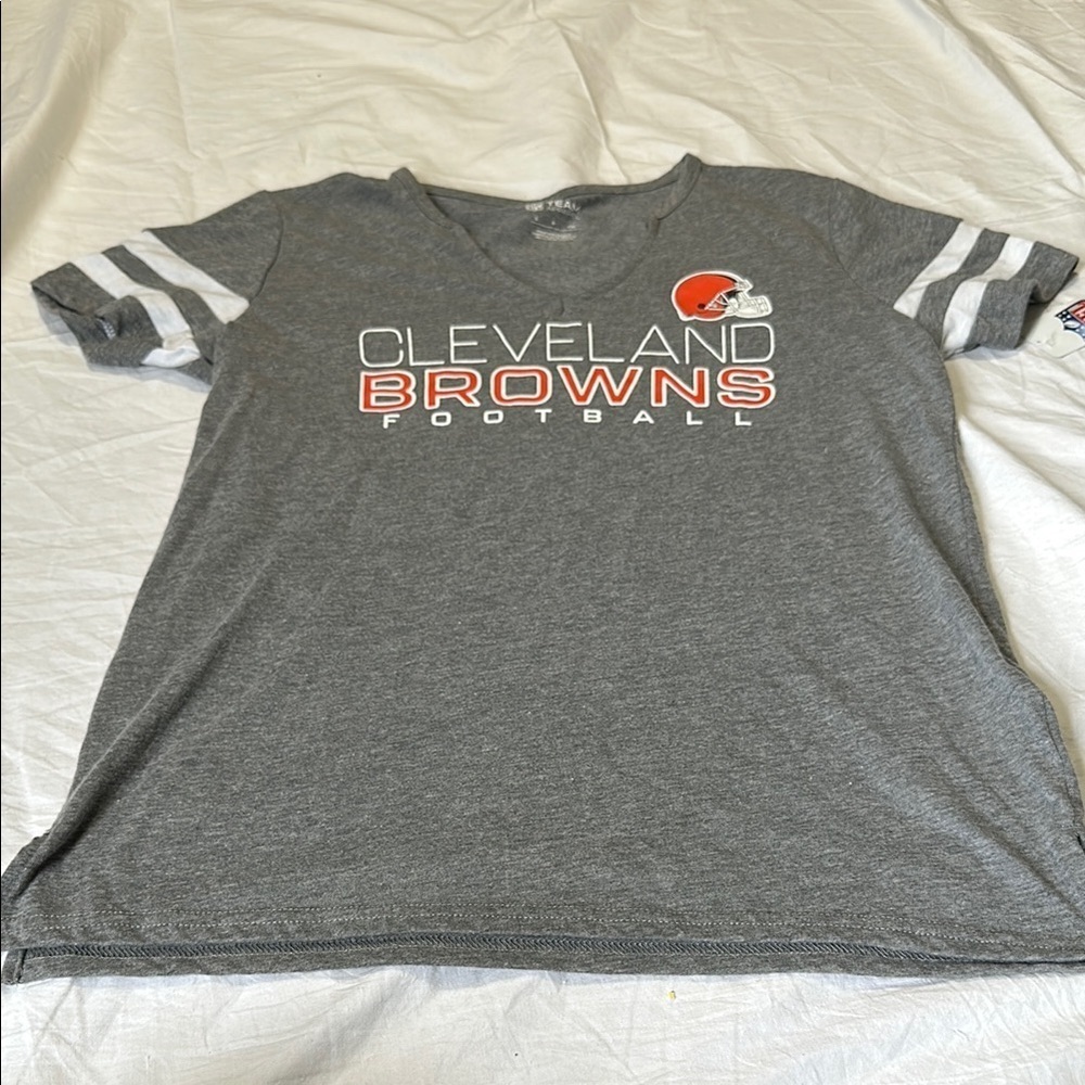 NFL Cleveland Browns V neck Shirt Sleeve Woman’s Small NWT